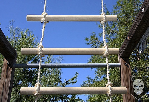Using ropes to create a wooden ladder